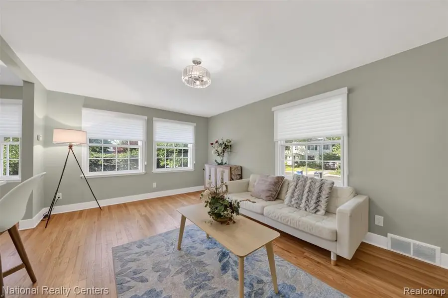 1905 Steere, Ann Arbor, MI 48104 - #2