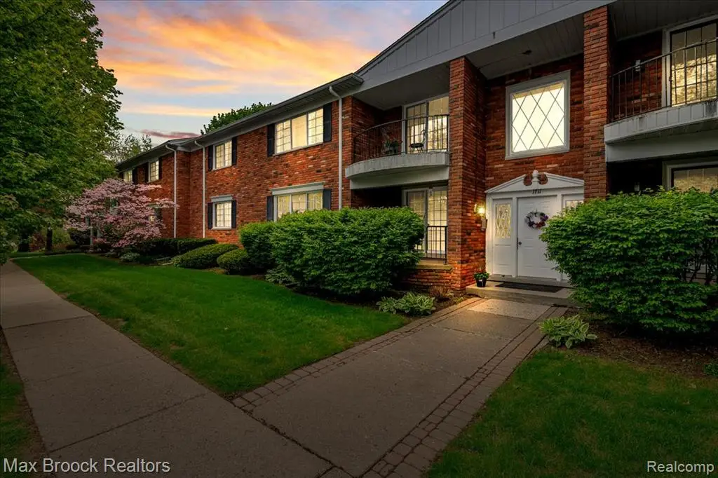 1711 Huntingwood #C, Bloomfield Hills, MI 48304 - #1