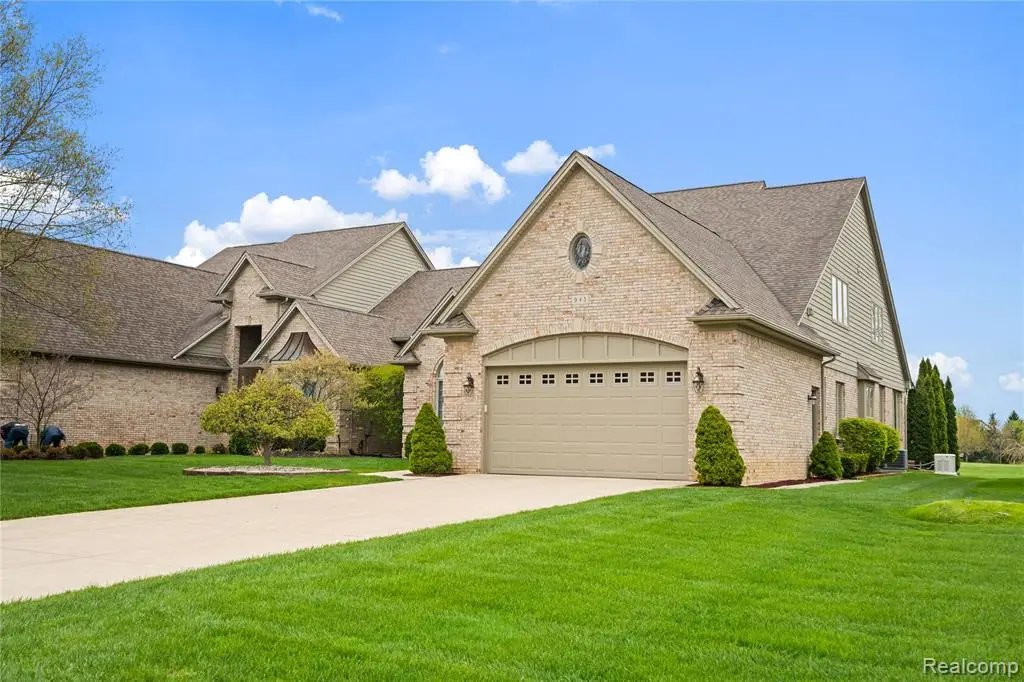 945 Saint James Park, Monroe, MI 48161 - #1