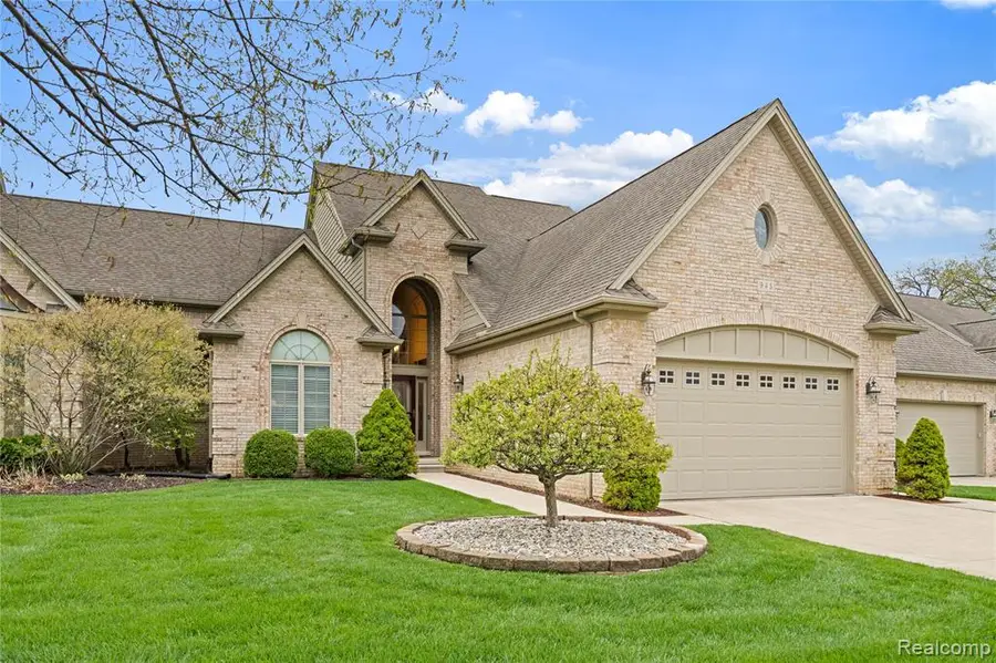 945 Saint James Park, Monroe, MI 48161 - #3