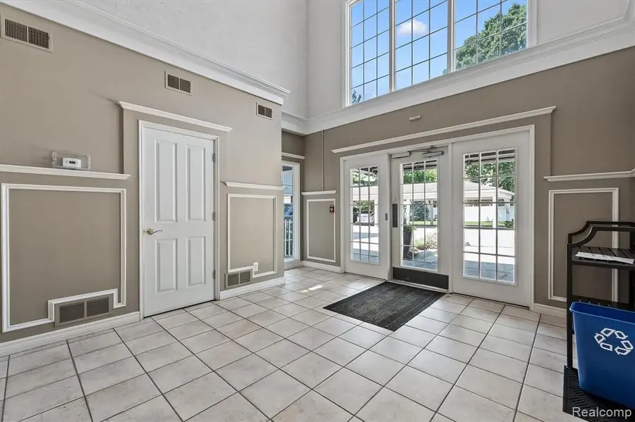 662 Purdy #104, Birmingham, MI 48009 - #2