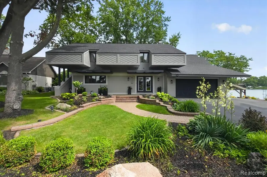 5050 Surfwood, Commerce Township, MI 48382 - #3