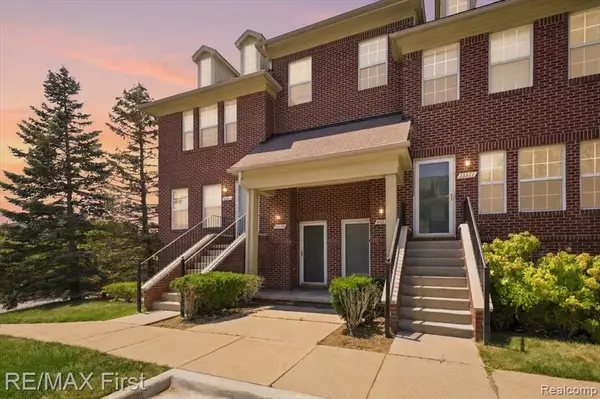 23205 Cornerstone Village, Southfield, MI 48075