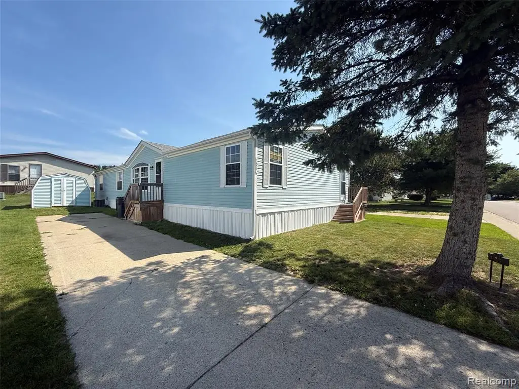 7023 Scarborough, Whitmore Lake, MI 48189 - #1