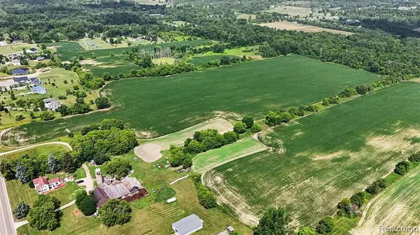 000 Columbiaville, Columbiaville, MI 48421