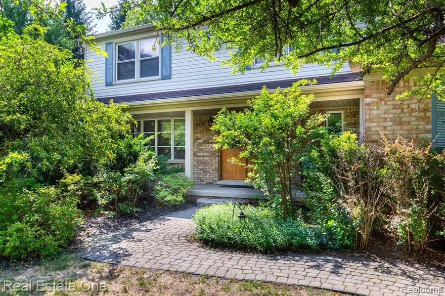 6011 Walker, Troy, MI 48085 - #3