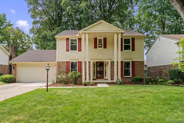 2118 E Rutgers, Troy, MI 48085