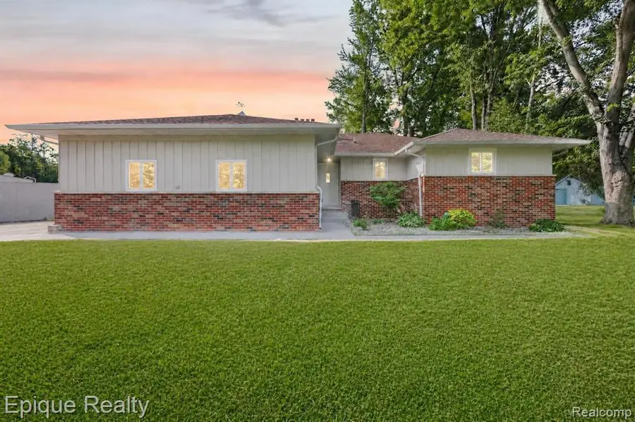 5155 Gratiot, Saint Clair, MI 48079 - #2