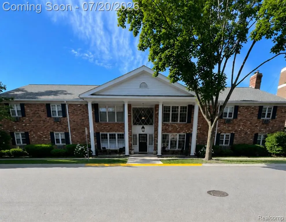 555 Townsend #203, Birmingham, MI 48009 - #1