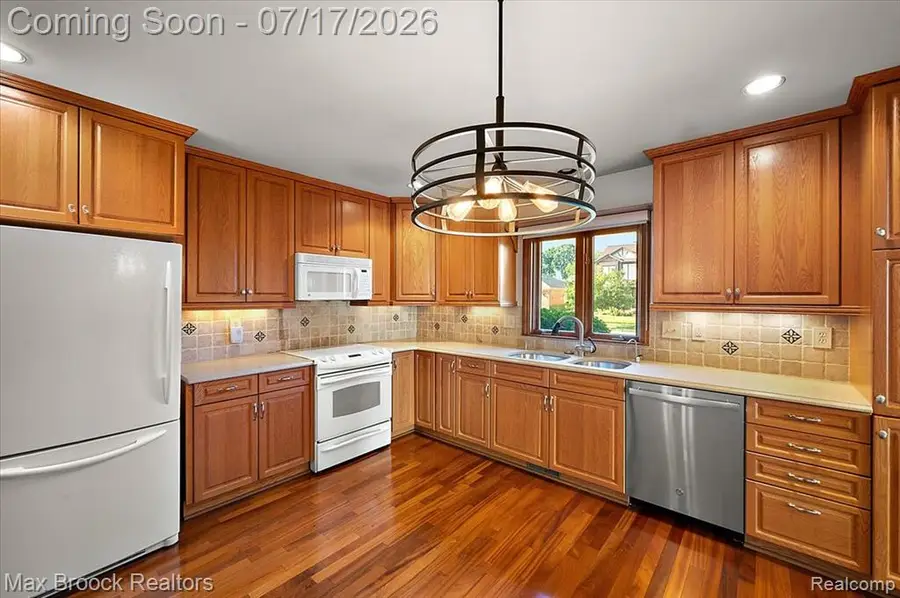 43909 Welland, Clinton, MI 48038 - #2