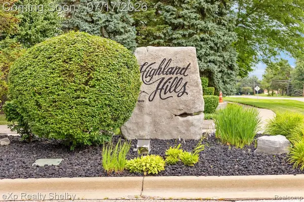 17680 Port Salem #37, Macomb, MI 48044