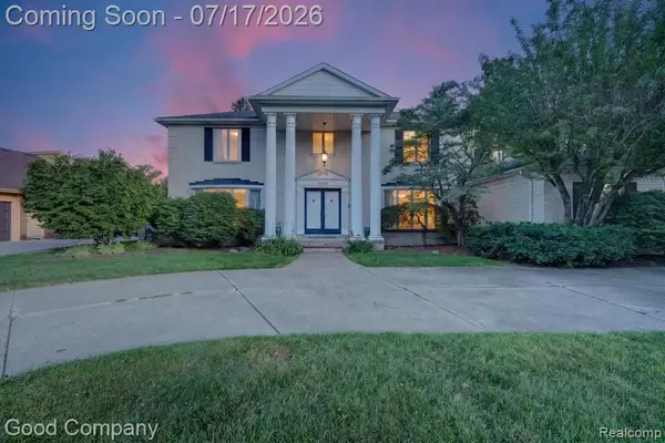 38921 Santa Barbara, Clinton Township, MI 48036
