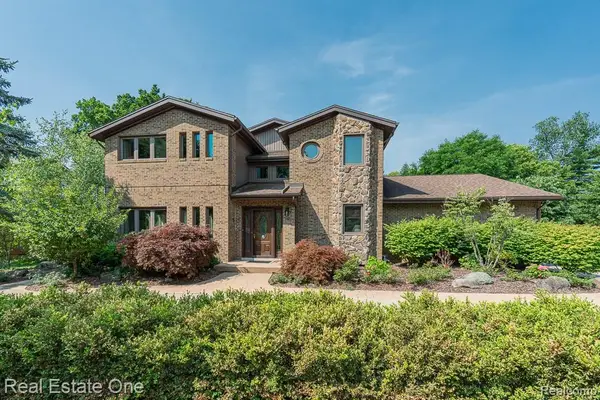 5129 Highmount, Troy, MI 48098
