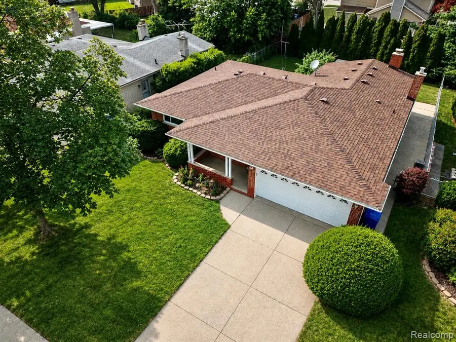 2253 Bernice, Warren, MI 48091 - #3