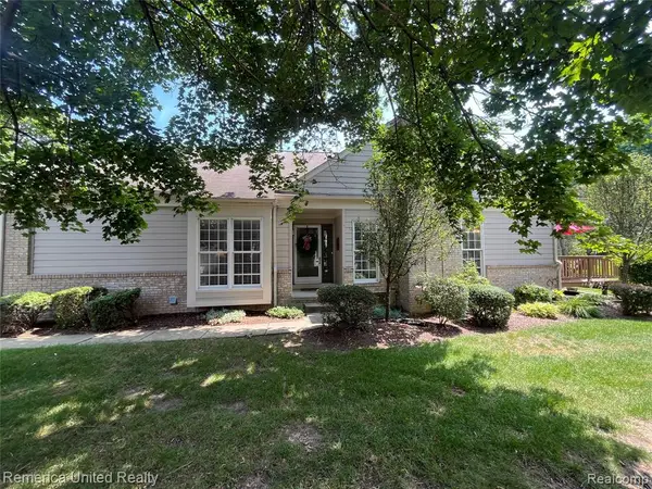 39677 Muirfield, Northville, MI 48168