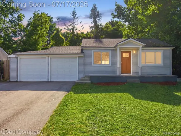 4030 Manitoba, Auburn Hills, MI 48326