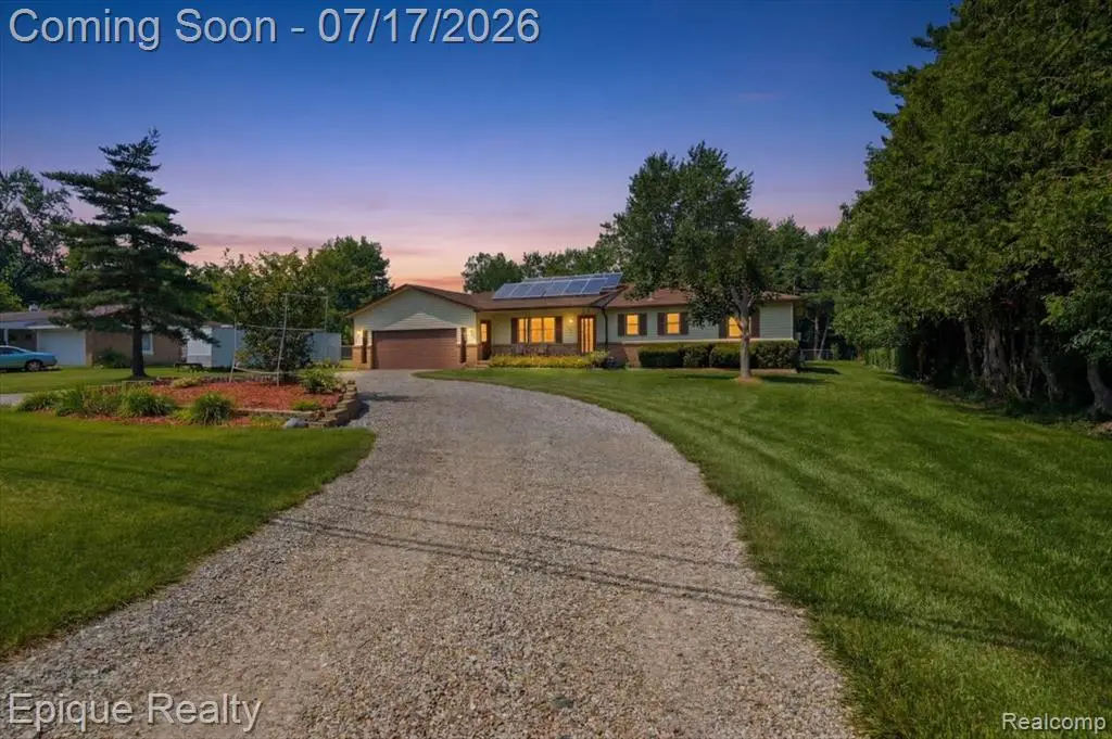 555 E Square Lake, Troy, MI 48085 - #1