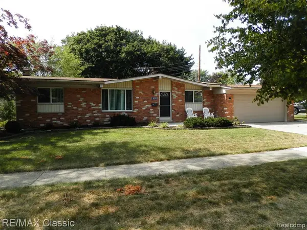 9374 Patton, Livonia, MI 48150