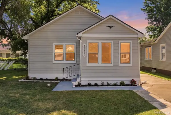 23826 Columbus, Warren, MI 48089