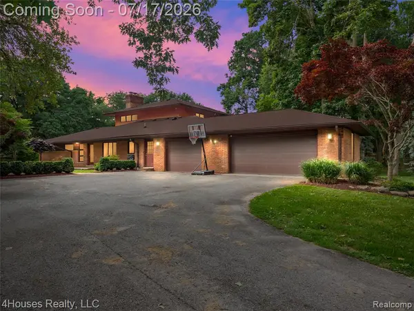 5717 Sussex, Troy, MI 48098