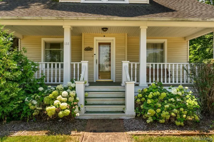 138 E Square Lake, Troy, MI 48085 - #2