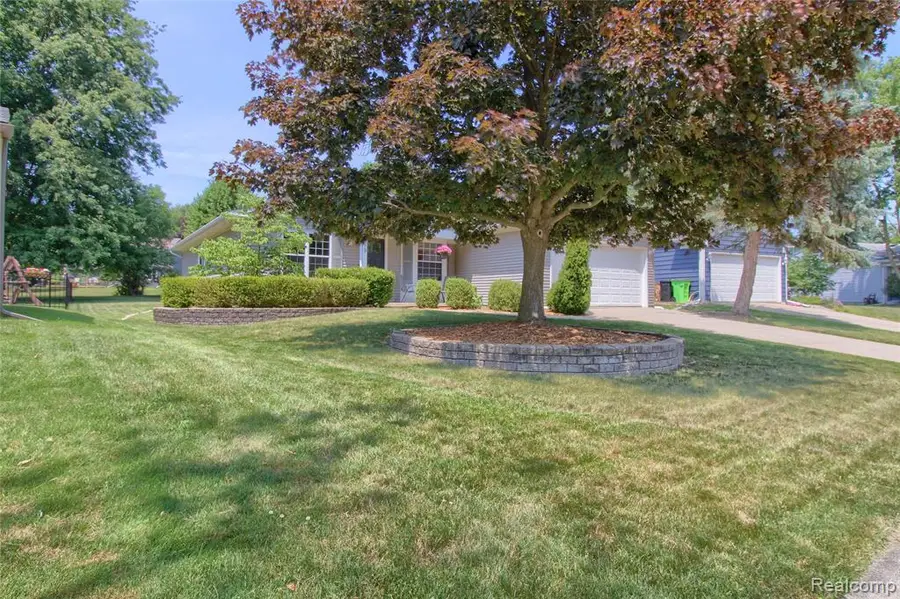 873 Hearthside, South Lyon, MI 48178 - #2