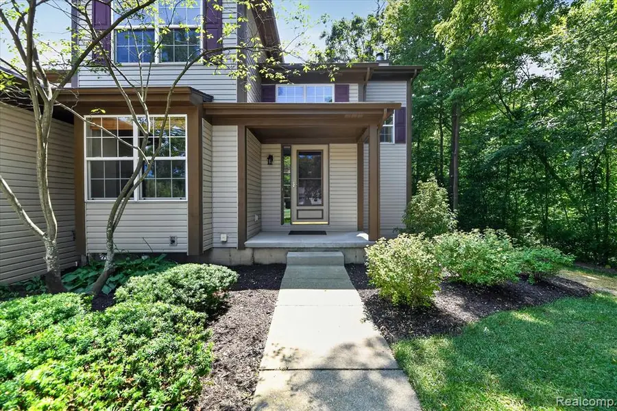 2445 Lorraina, Hartland, MI 48353 - #2