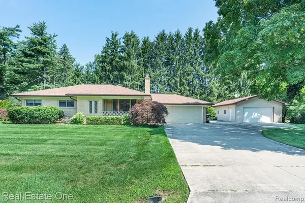5055 Eastbrook, Utica, MI 48316
