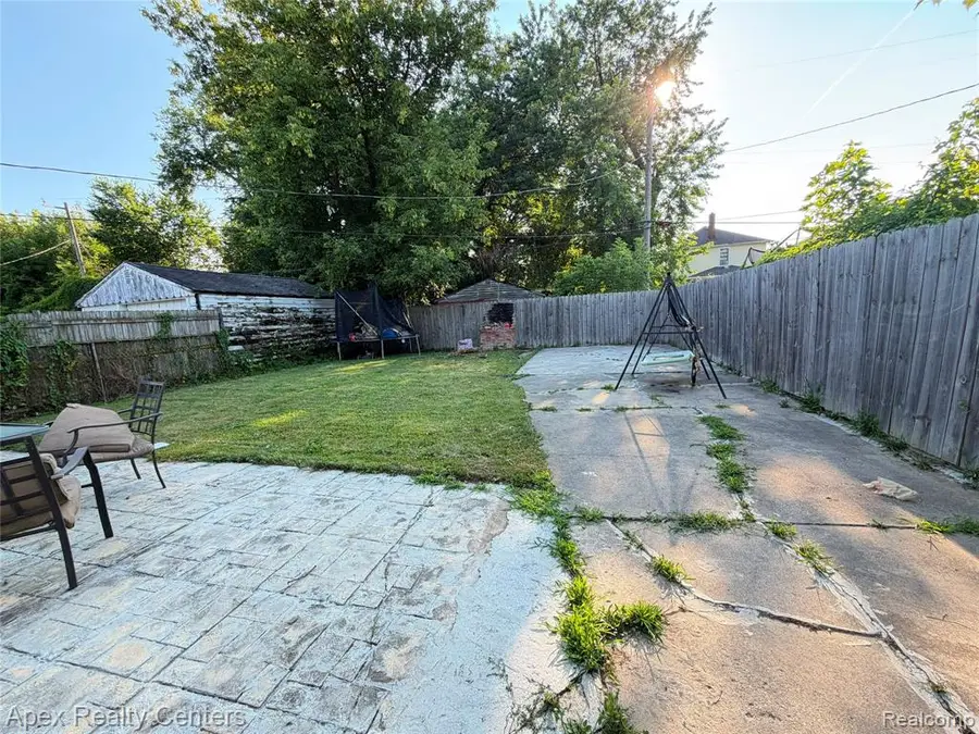 8113 Terry, Detroit, MI 48228 - #2