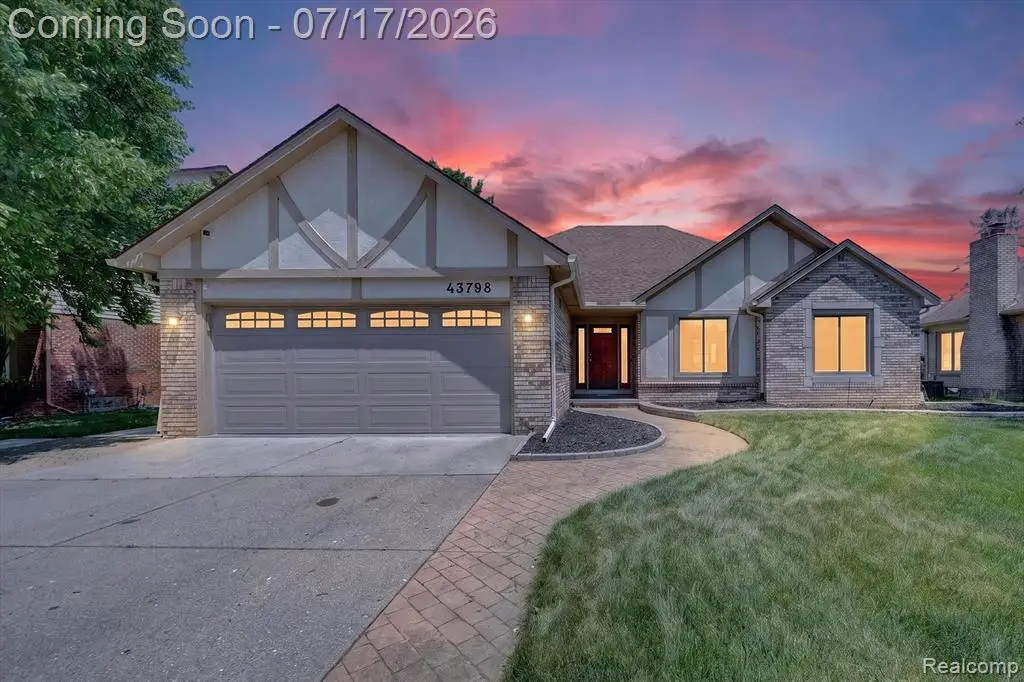 43798 Columbia, Clinton, MI 48038 - #1