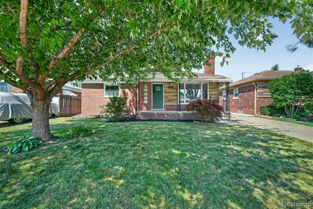 22809 Harper Lake, Saint Clair Shores, MI 48080 - #1