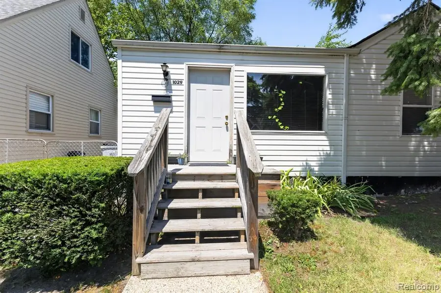 1029 E Woodruff, Hazel Park, MI 48030 - #3