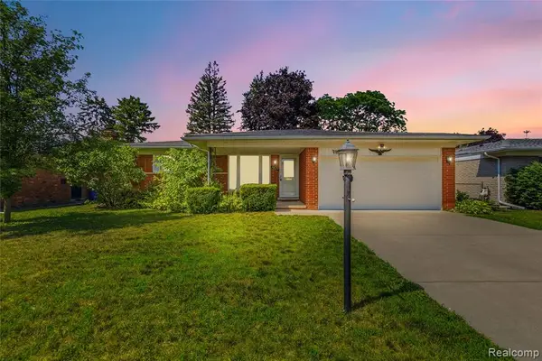 3827 Pall, Warren, MI 48092