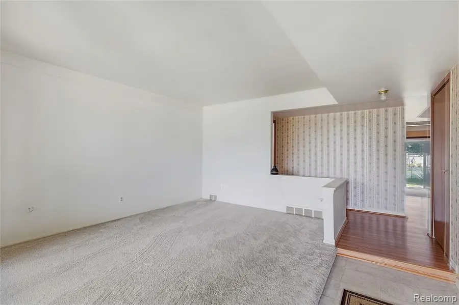 3827 Pall, Warren, MI 48092 - #3