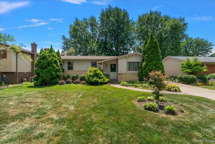 5242 Mansfield, Sterling Heights, MI 48310 - #2