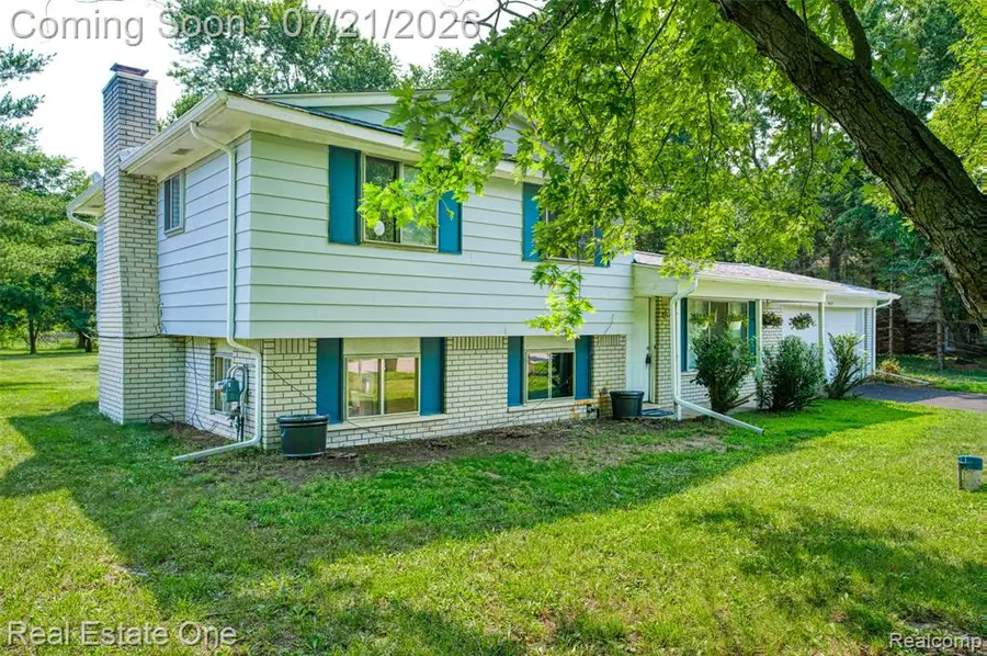 4069 Village, Brighton, MI 48114 - #2
