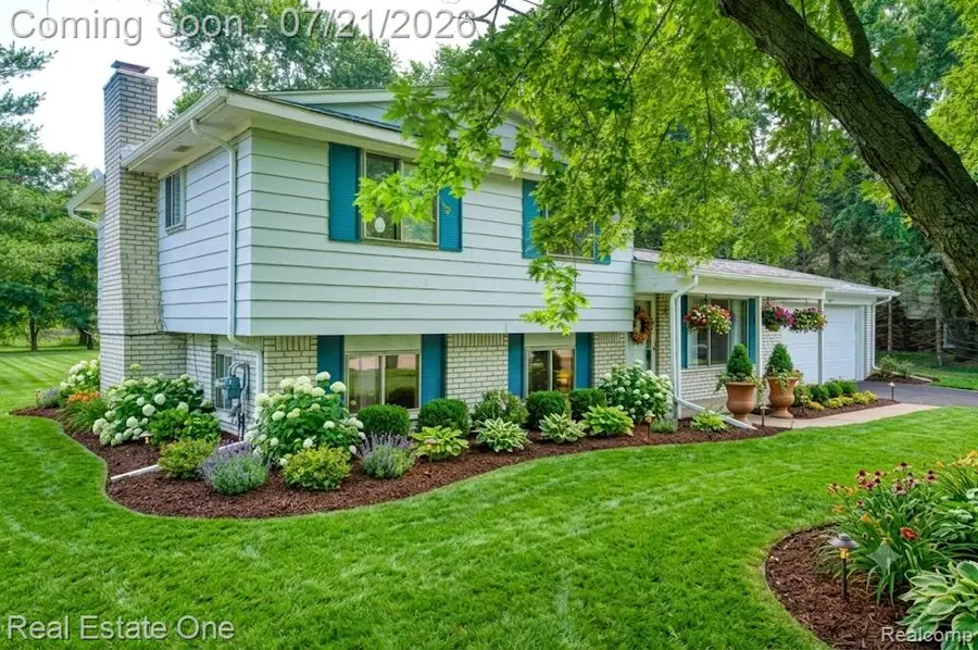 4069 Village, Brighton, MI 48114 - #3