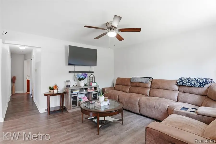 19411 Antago, Livonia, MI 48152 - #2