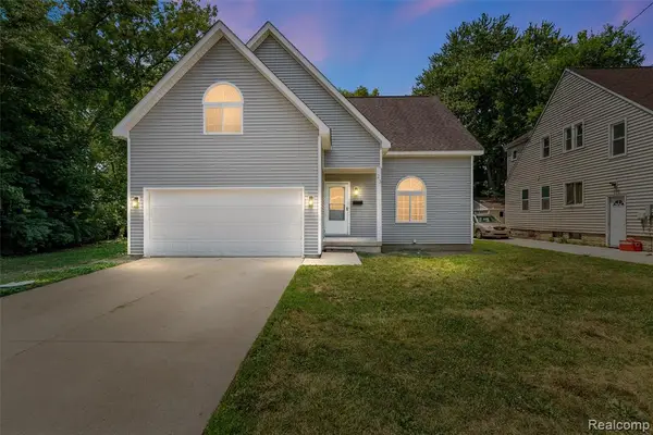 23 N Shirley, Pontiac, MI 48342