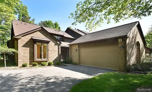23830 Overlook, Bingham Farms, MI 48025