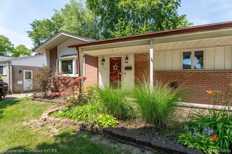 1213 Langley, Clawson, MI 48017 - #2