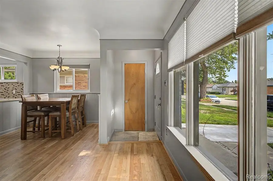 9904 Fox, Allen Park, MI 48101 - #2