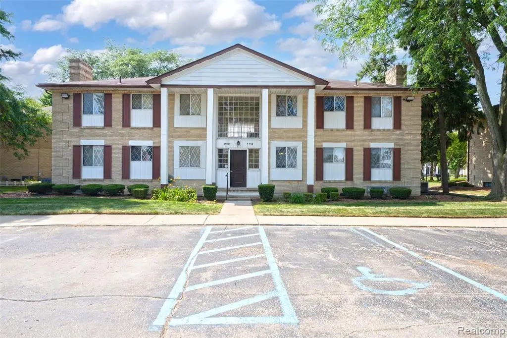 29289 Hayes #F-10, Warren, MI 48088 - #1