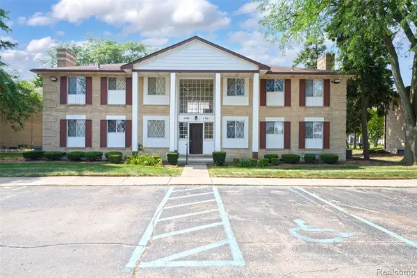 29289 Hayes #F-10, Warren, MI 48088