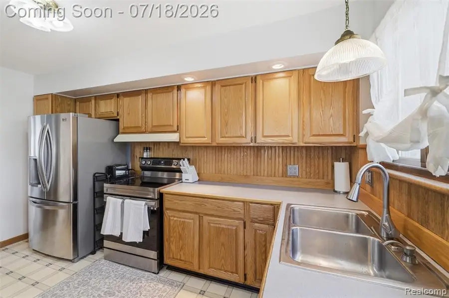8825 Nebraska, Livonia, MI 48150 - #3