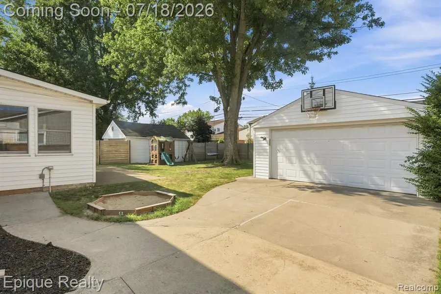 1206 Hawthorne, Grosse Pointe, MI 48236 - #2