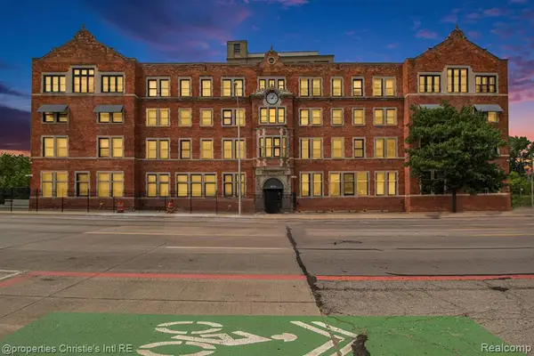 6533 E Jefferson #427, Detroit, MI 48207