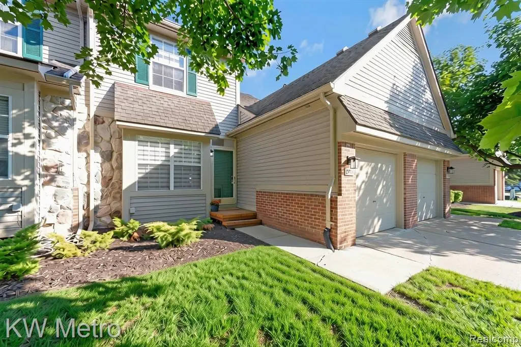 41874 Cantebury, Novi, MI 48377 - #1