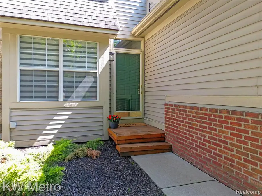 41874 Cantebury, Novi, MI 48377 - #3