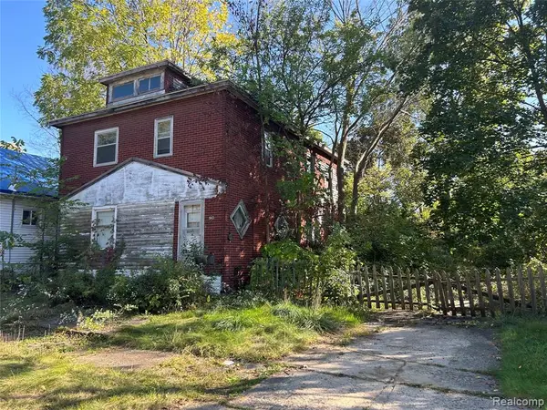943 Paddington, Flint, MI 48507
